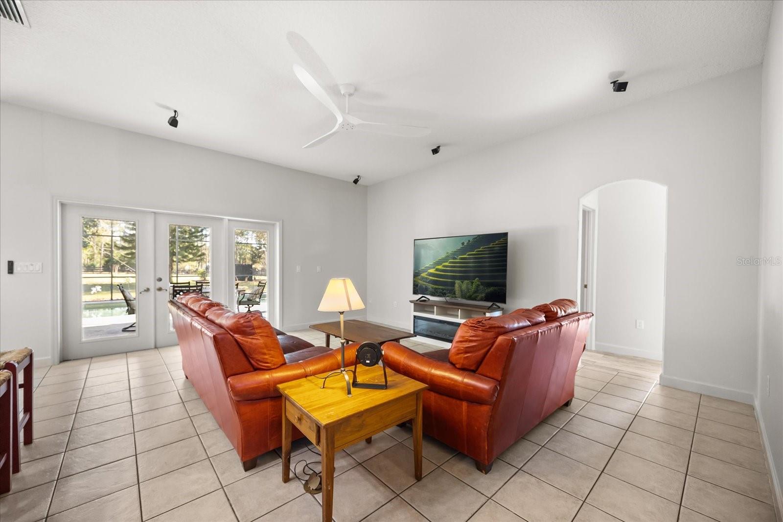 Image 12 of 42 For 7624 Lake Angelina Drive