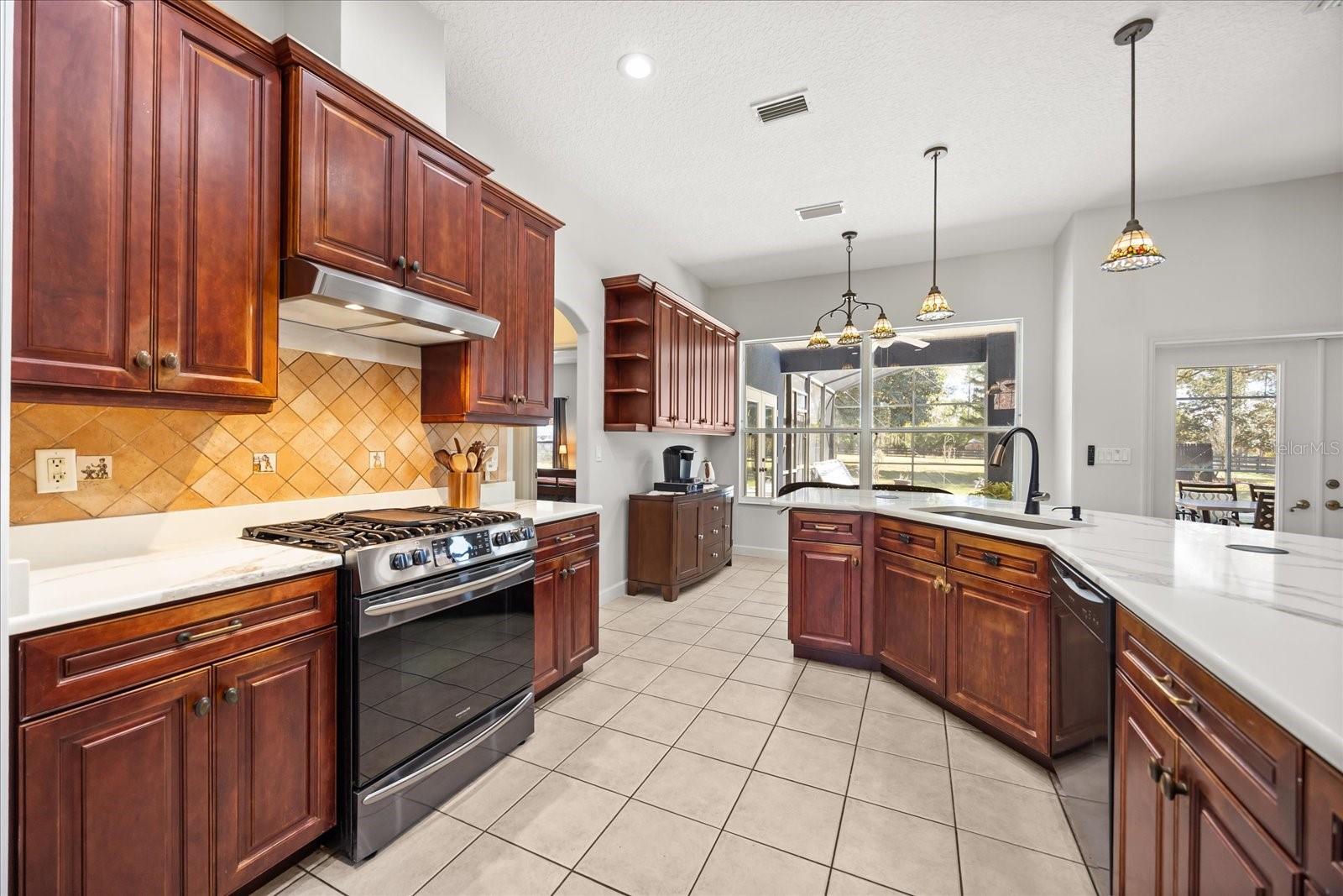 Image 7 of 42 For 7624 Lake Angelina Drive