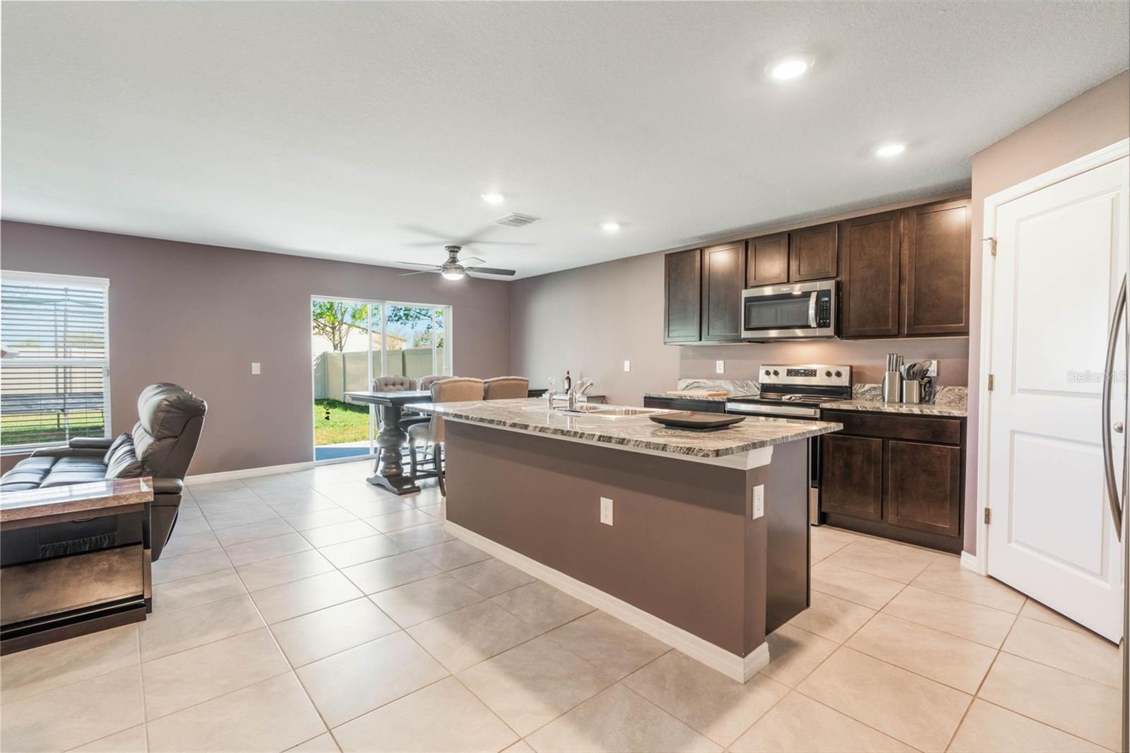 Image 10 of 41 For 8595 Triumph Circle