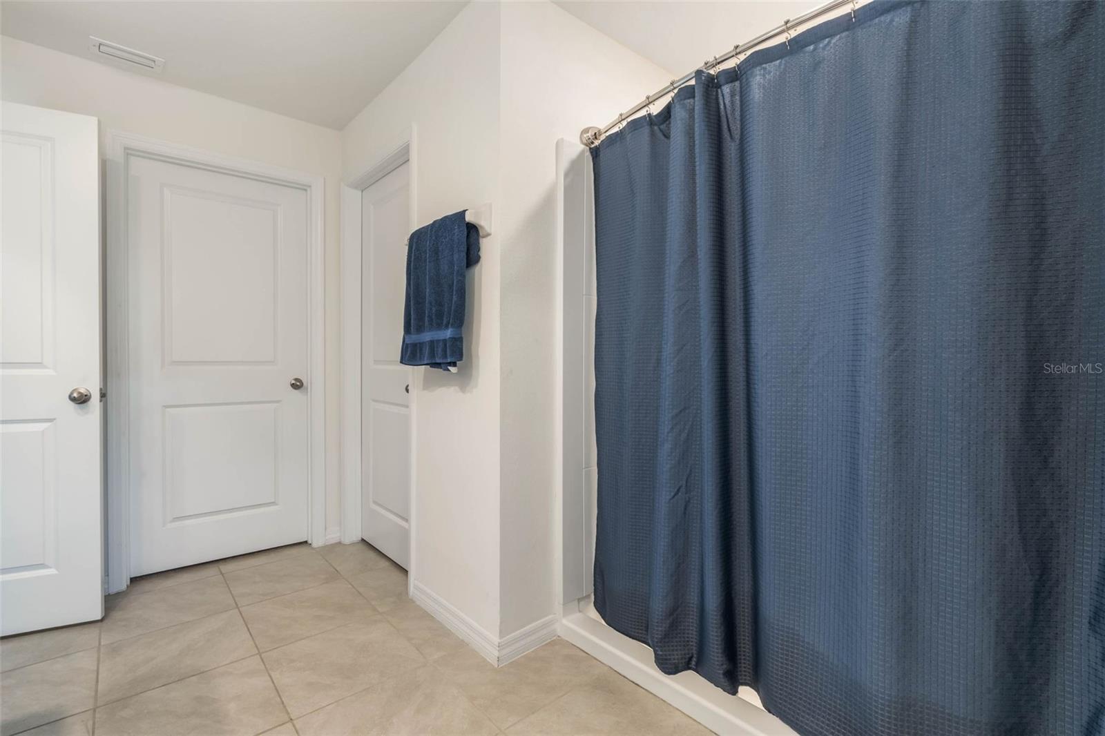 Image 20 of 41 For 8595 Triumph Circle