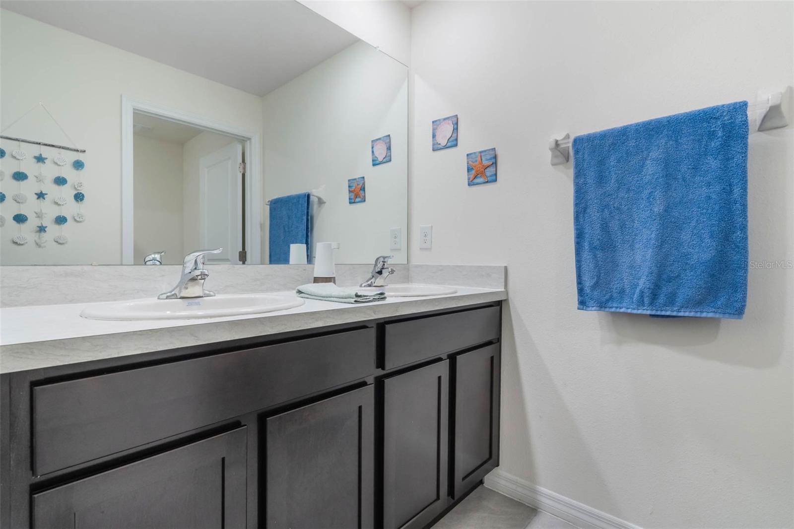 Image 23 of 41 For 8595 Triumph Circle