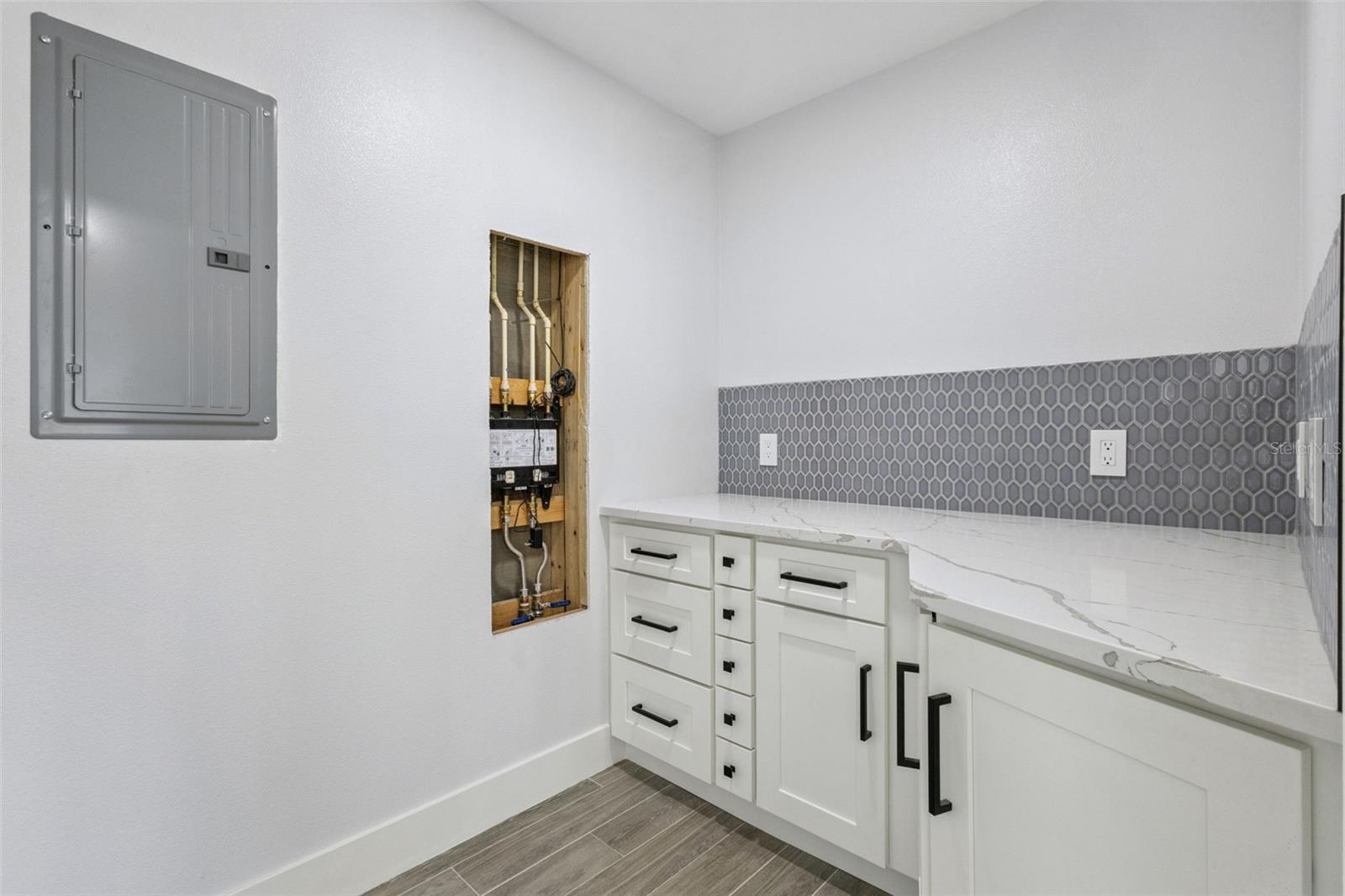 Image 11 of 47 For 118 Grandview Street