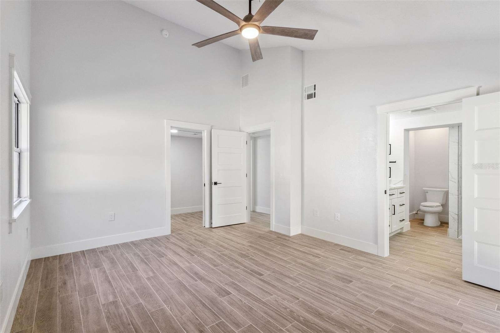 Image 13 of 47 For 118 Grandview Street