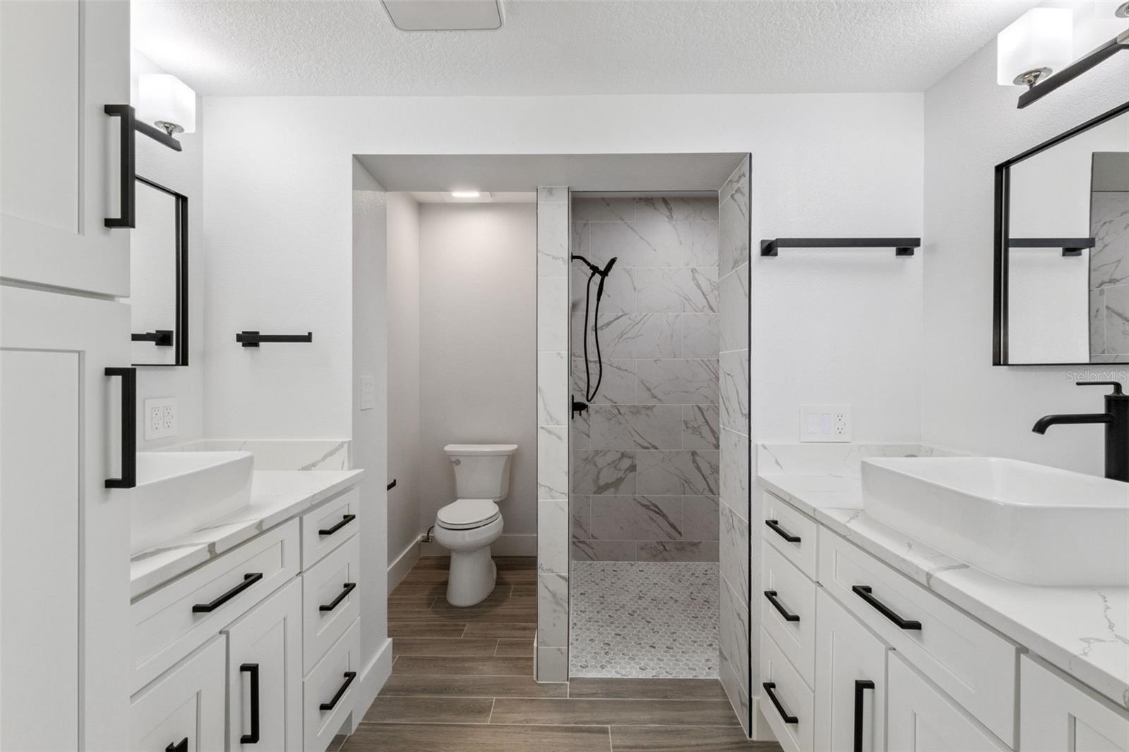 Image 14 of 47 For 118 Grandview Street