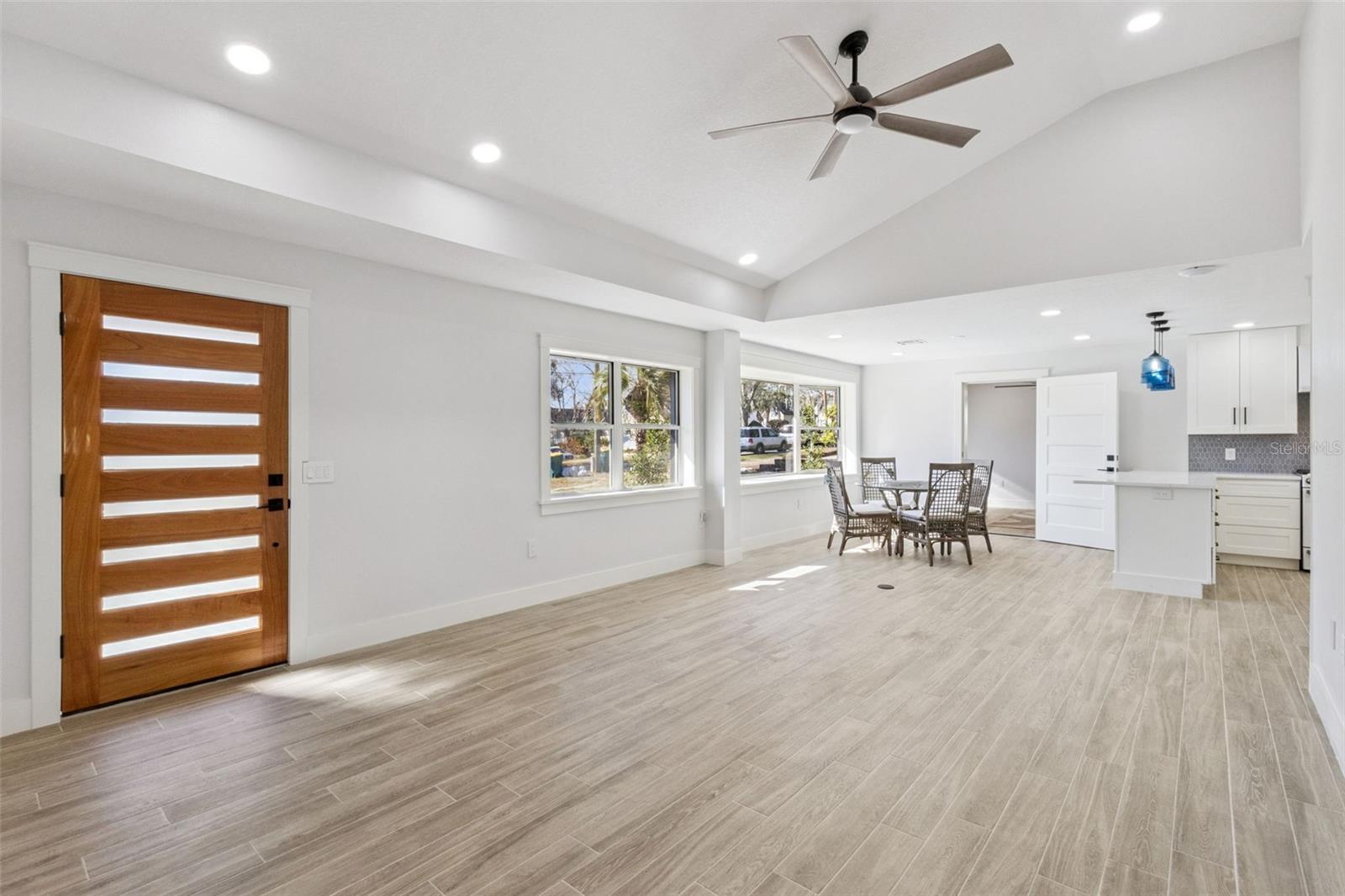 Image 2 of 47 For 118 Grandview Street