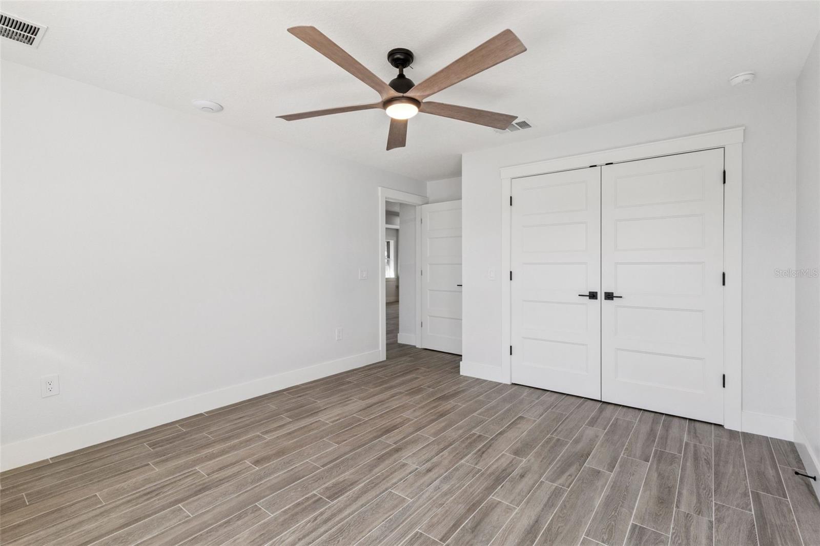 Image 20 of 47 For 118 Grandview Street