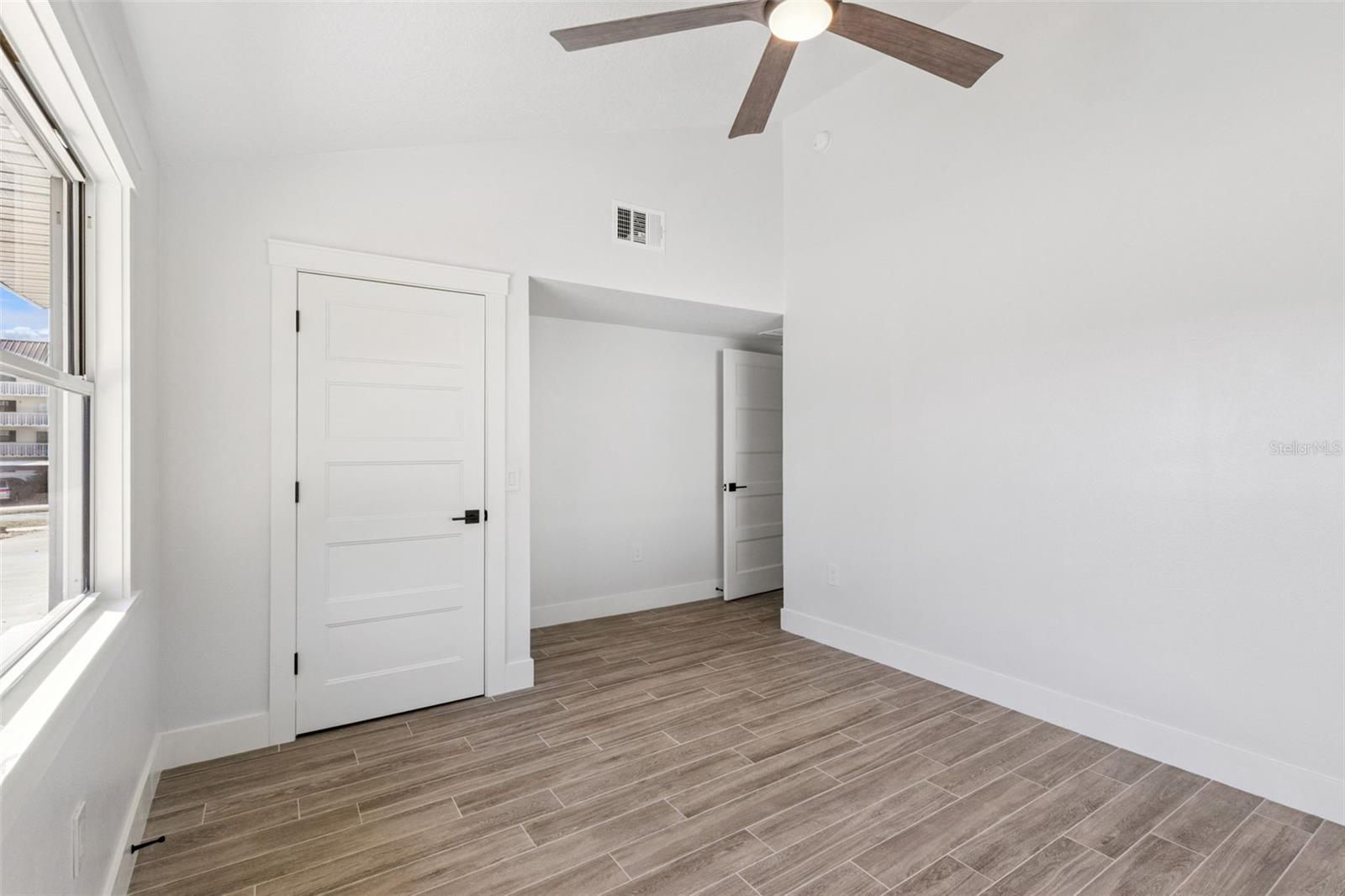 Image 22 of 47 For 118 Grandview Street