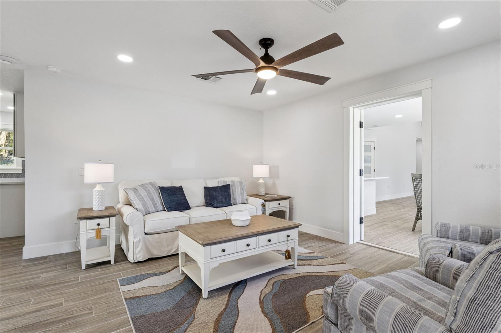 Image 25 of 47 For 118 Grandview Street