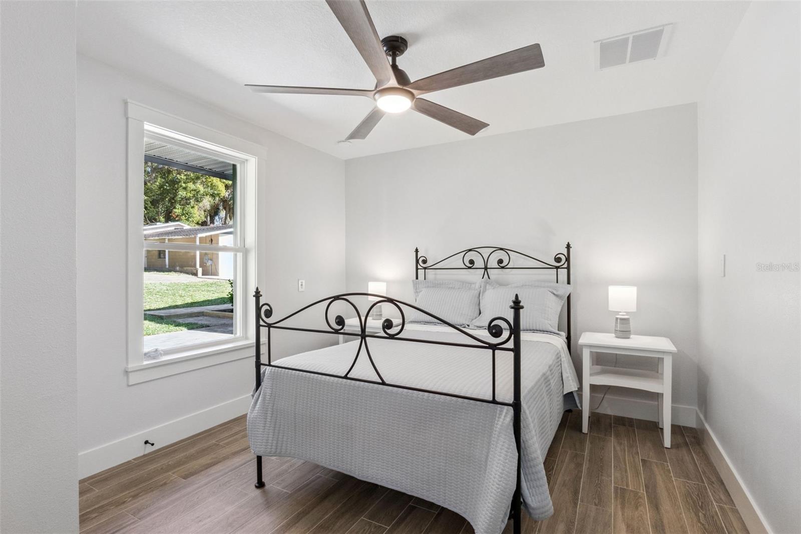 Image 28 of 47 For 118 Grandview Street