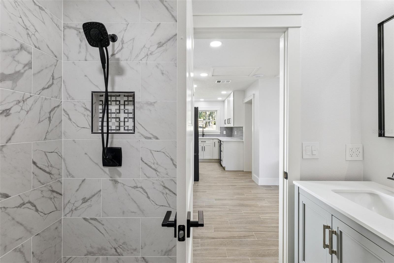 Image 31 of 47 For 118 Grandview Street