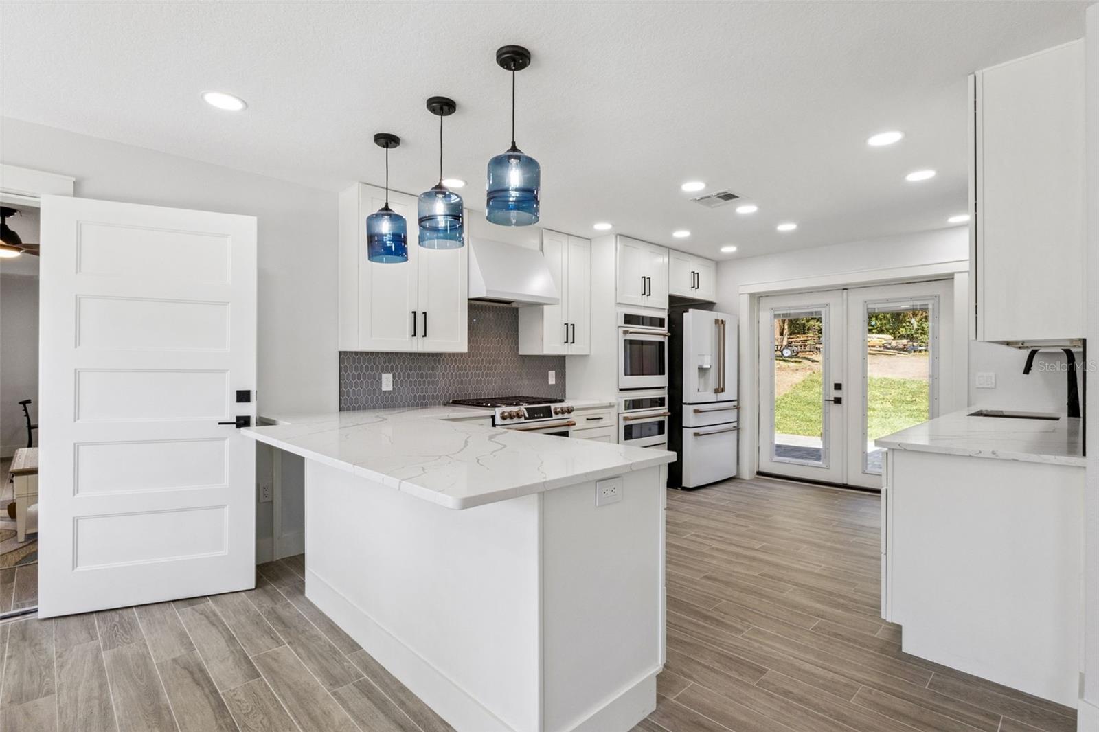 Image 8 of 47 For 118 Grandview Street