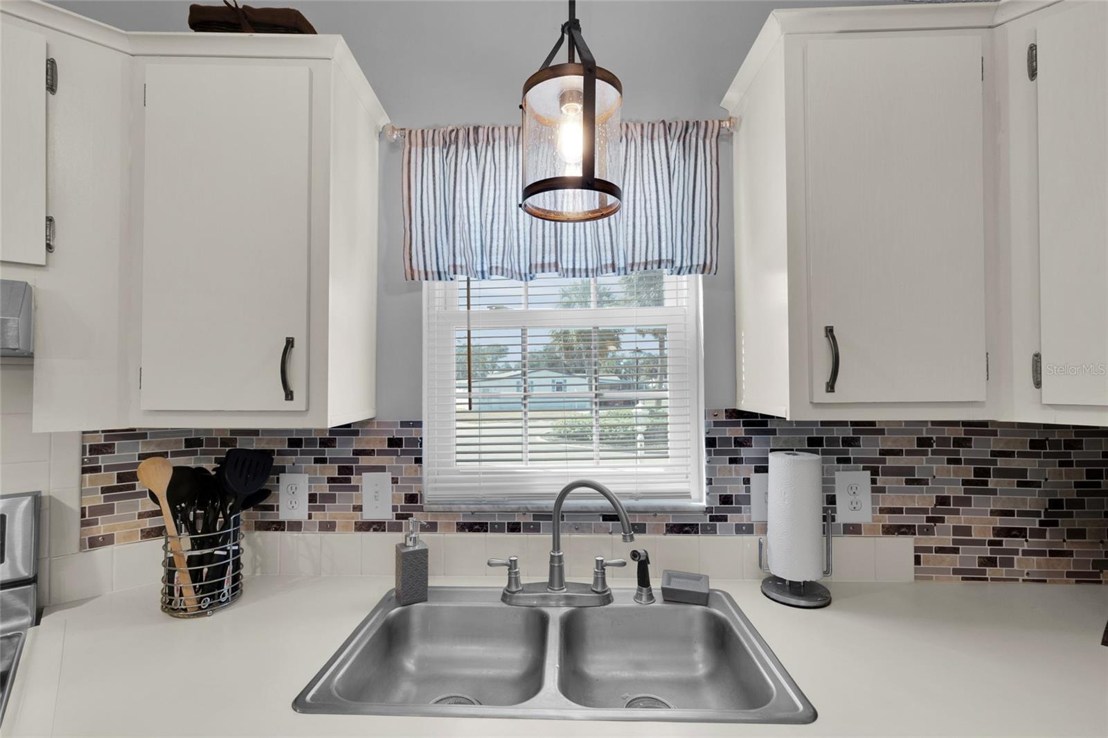 Image 18 of 38 For 1625 Pinehurst Drive