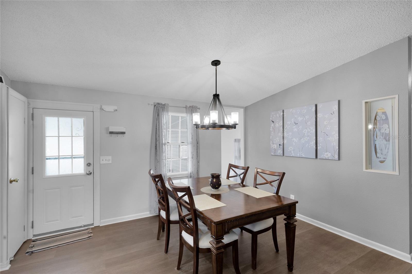 Image 22 of 38 For 1625 Pinehurst Drive