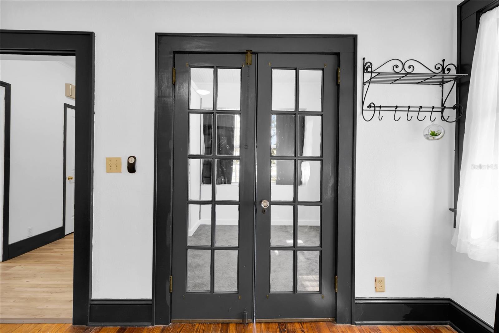 Image 15 of 39 For 1201 Sunshine Avenue