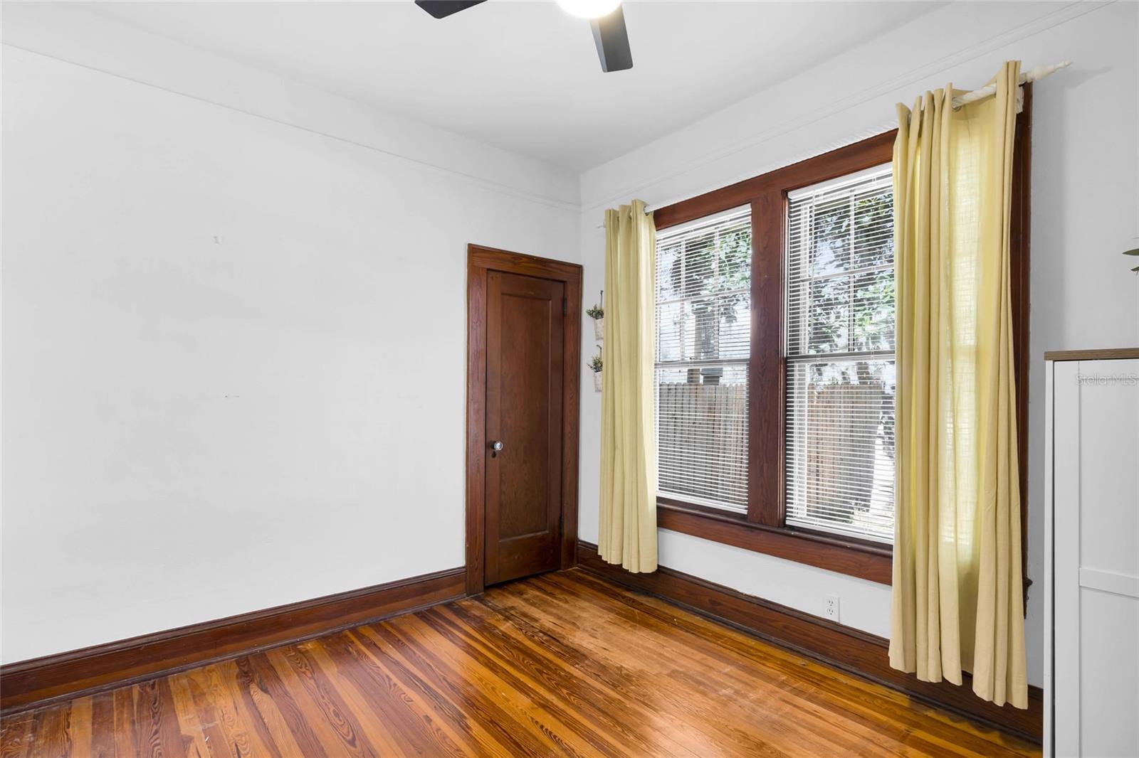 Image 25 of 39 For 1201 Sunshine Avenue