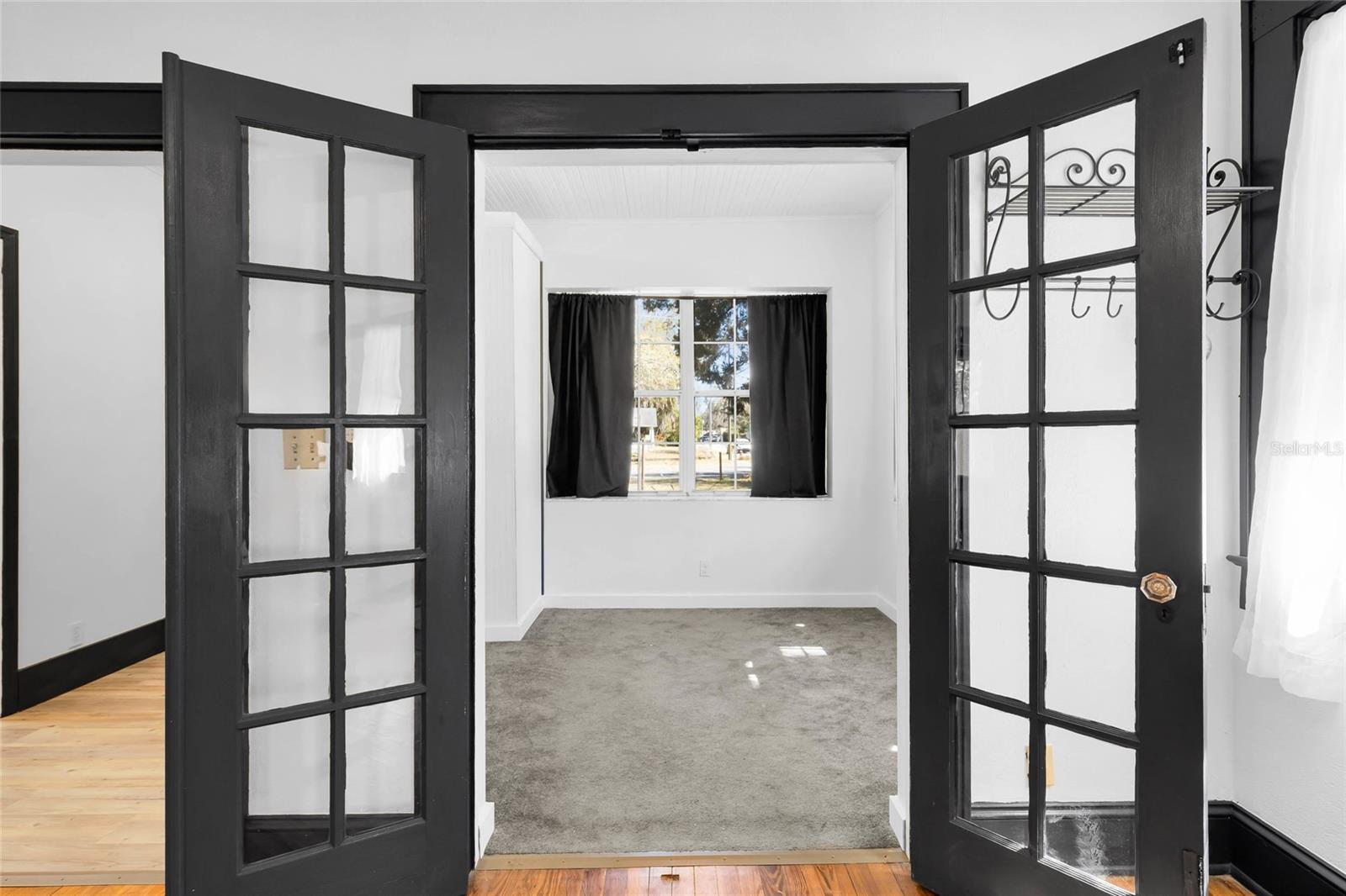 Image 28 of 39 For 1201 Sunshine Avenue