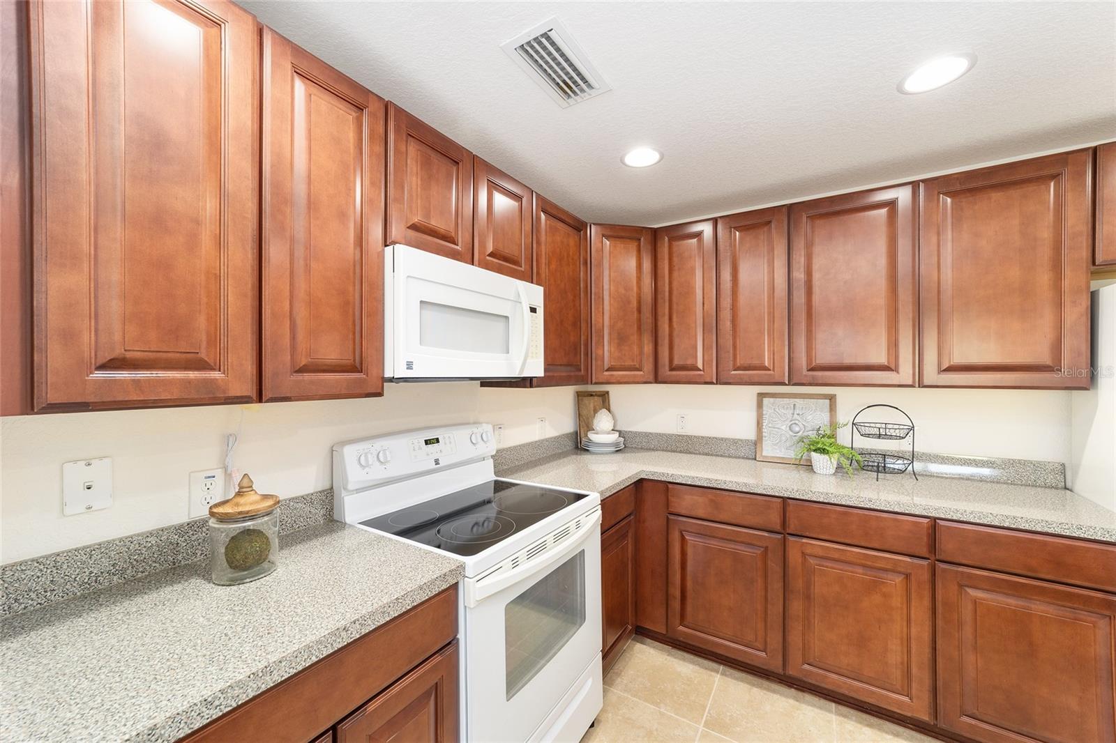 Image 15 of 52 For 5076 Neptune Circle