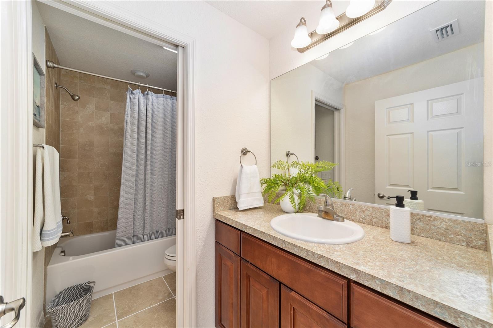 Image 31 of 52 For 5076 Neptune Circle