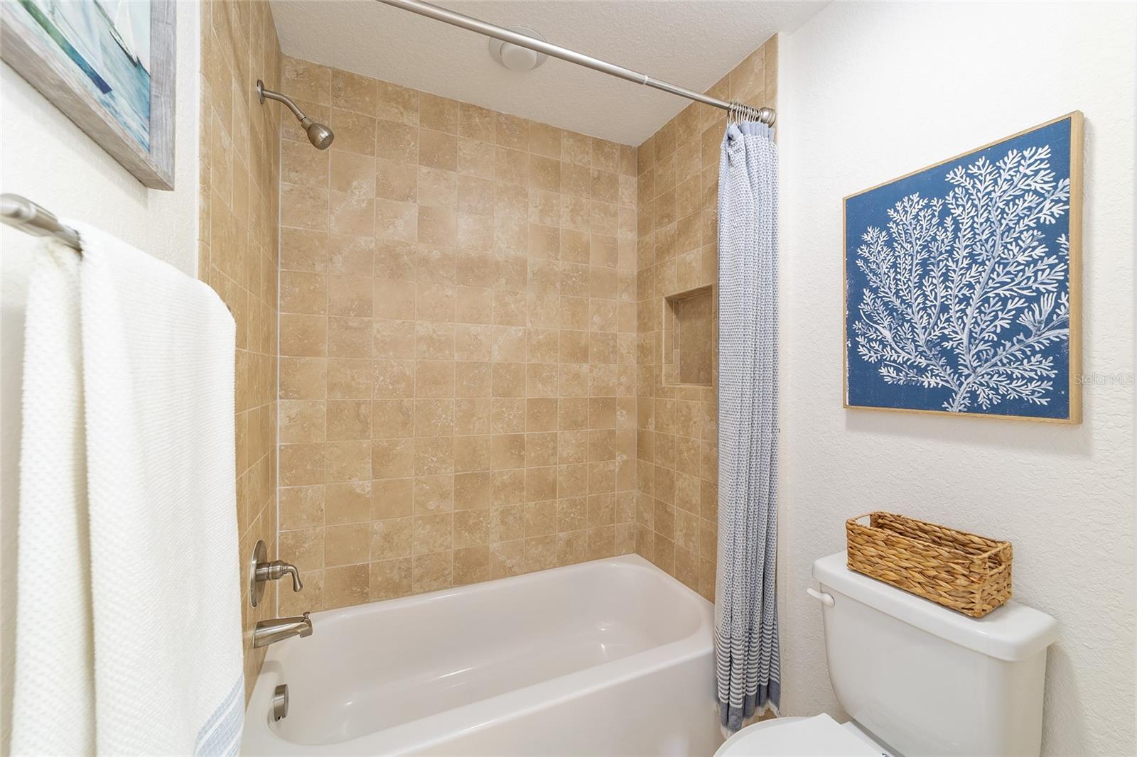 Image 32 of 52 For 5076 Neptune Circle