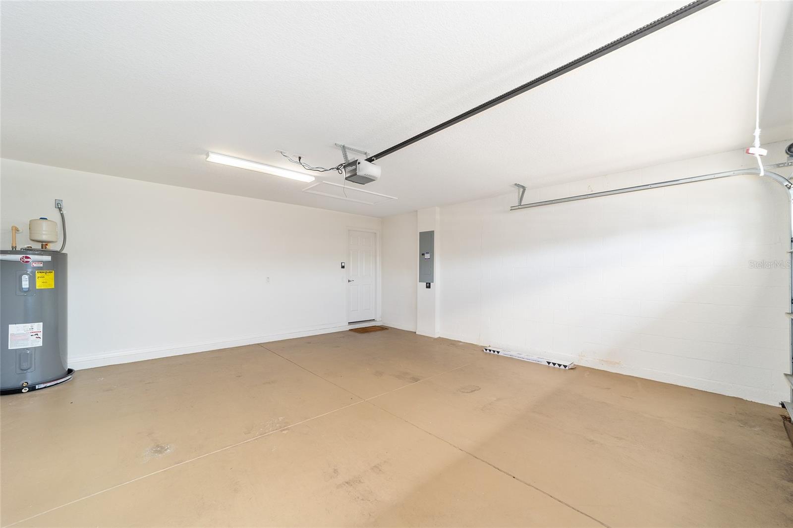 Image 36 of 52 For 5076 Neptune Circle