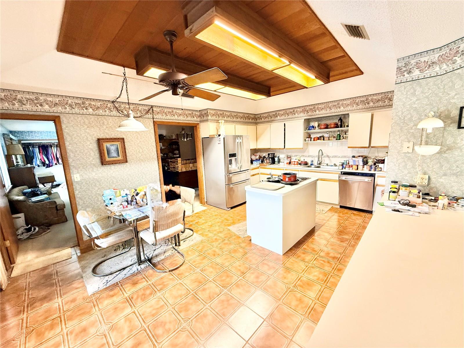 Image 13 of 39 For 1813 Maine Court