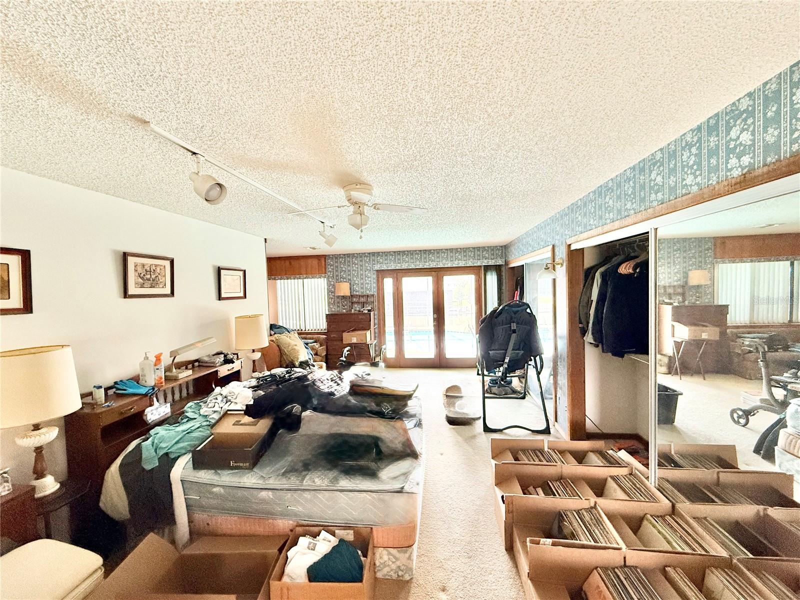 Image 16 of 39 For 1813 Maine Court