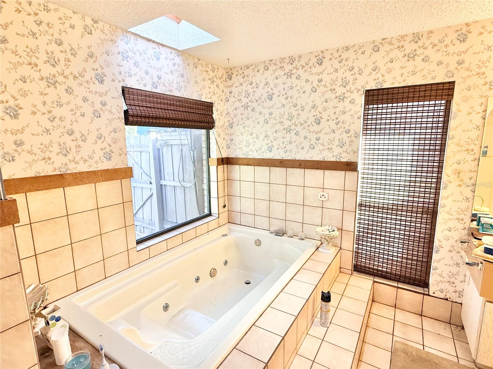 Image 29 of 39 For 1813 Maine Court