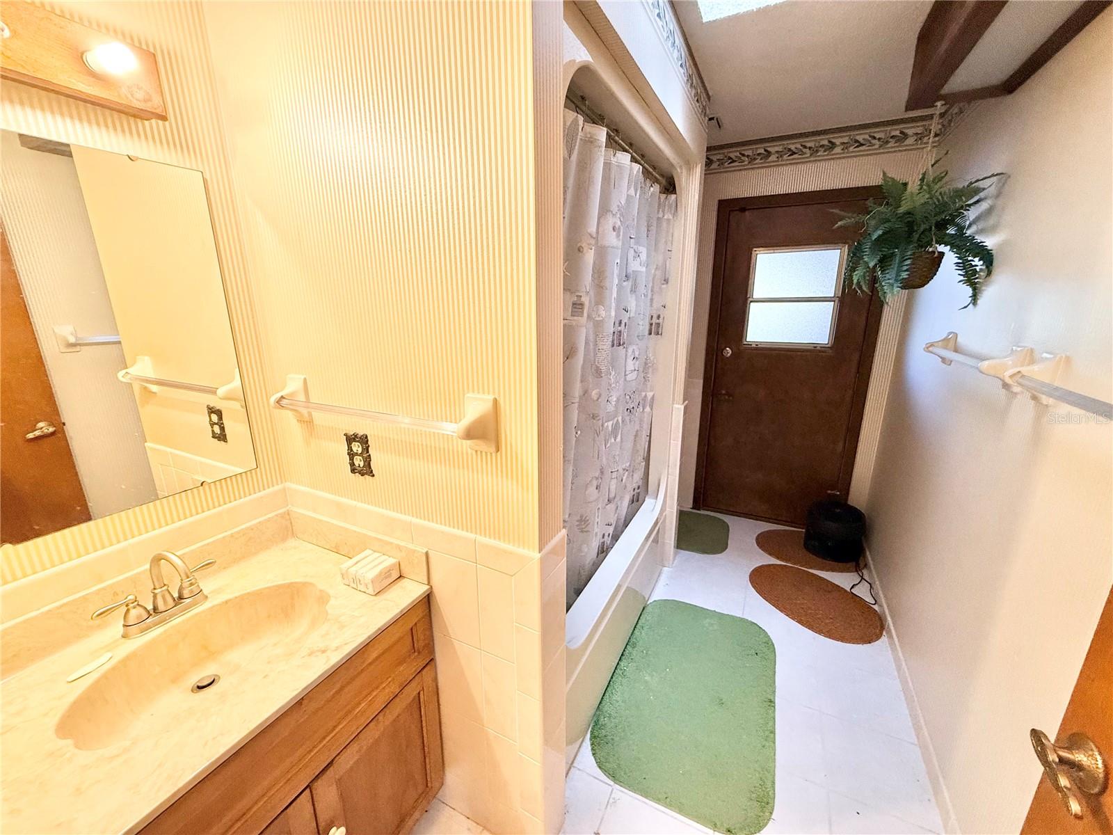 Image 30 of 39 For 1813 Maine Court