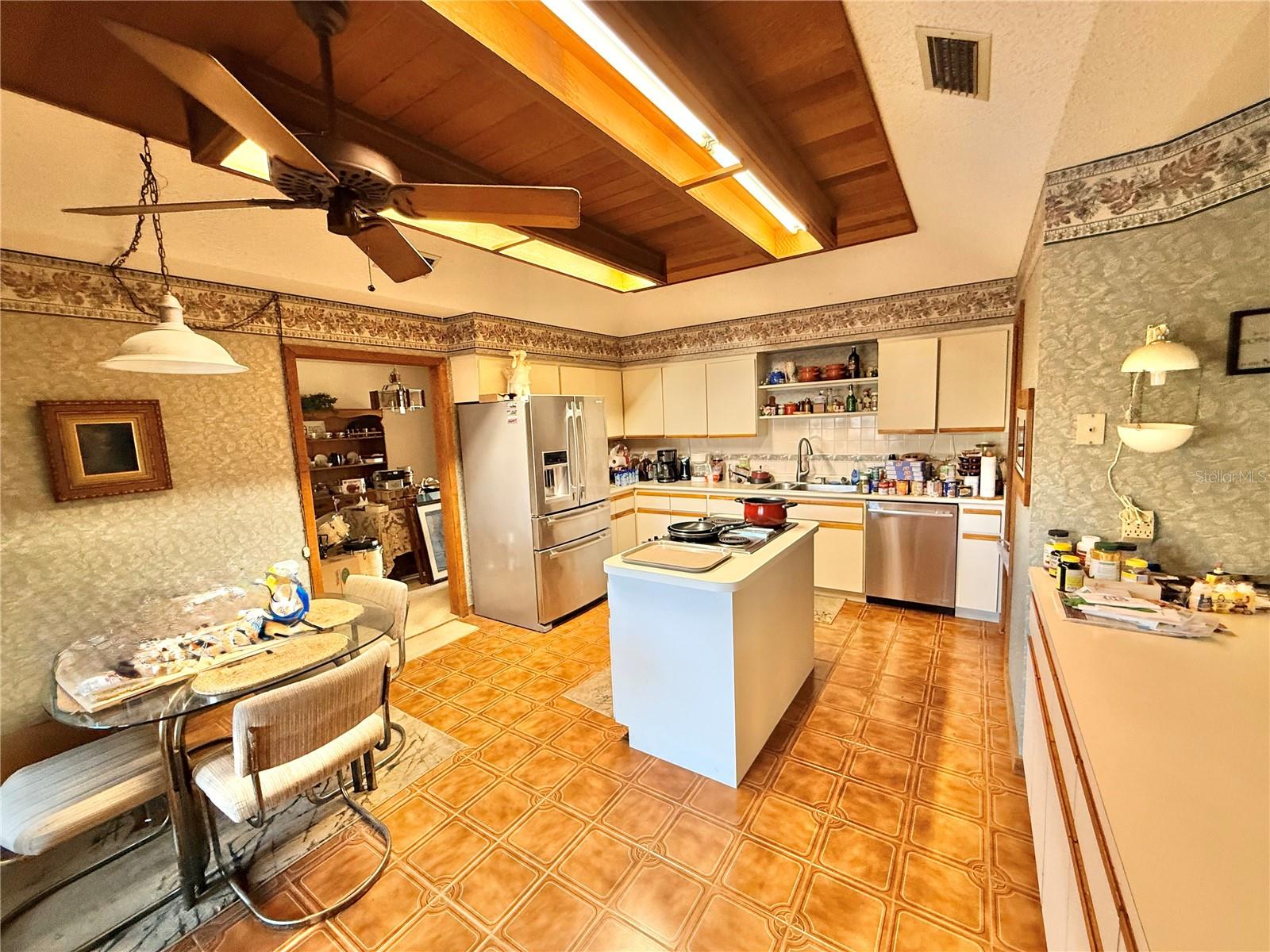 Image 31 of 39 For 1813 Maine Court