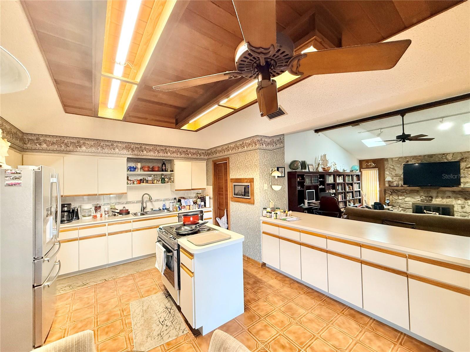 Image 32 of 39 For 1813 Maine Court