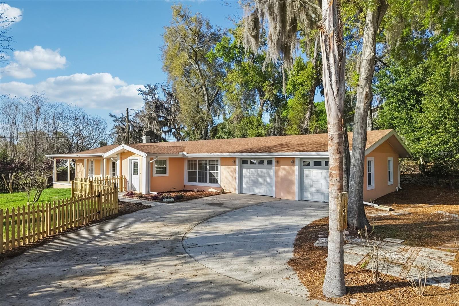Details for 131 Palmetto Avenue, HOWEY IN THE HILLS, FL 34737