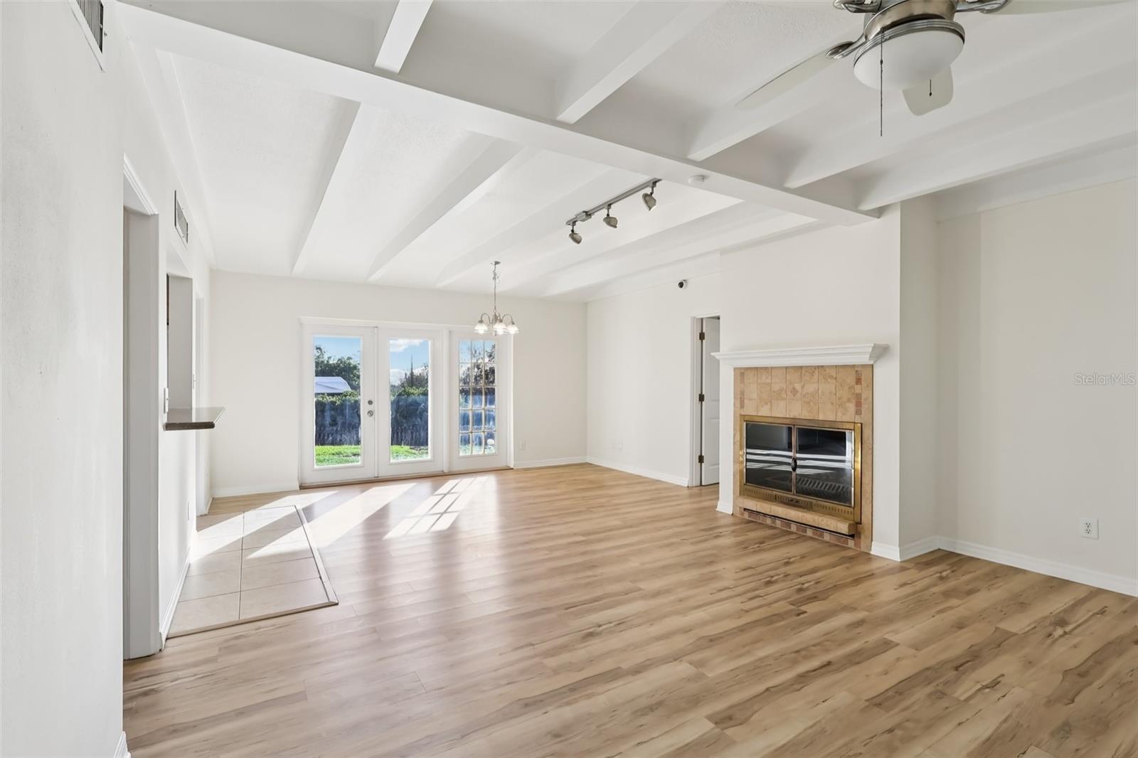 Image 11 of 43 For 131 Palmetto Avenue