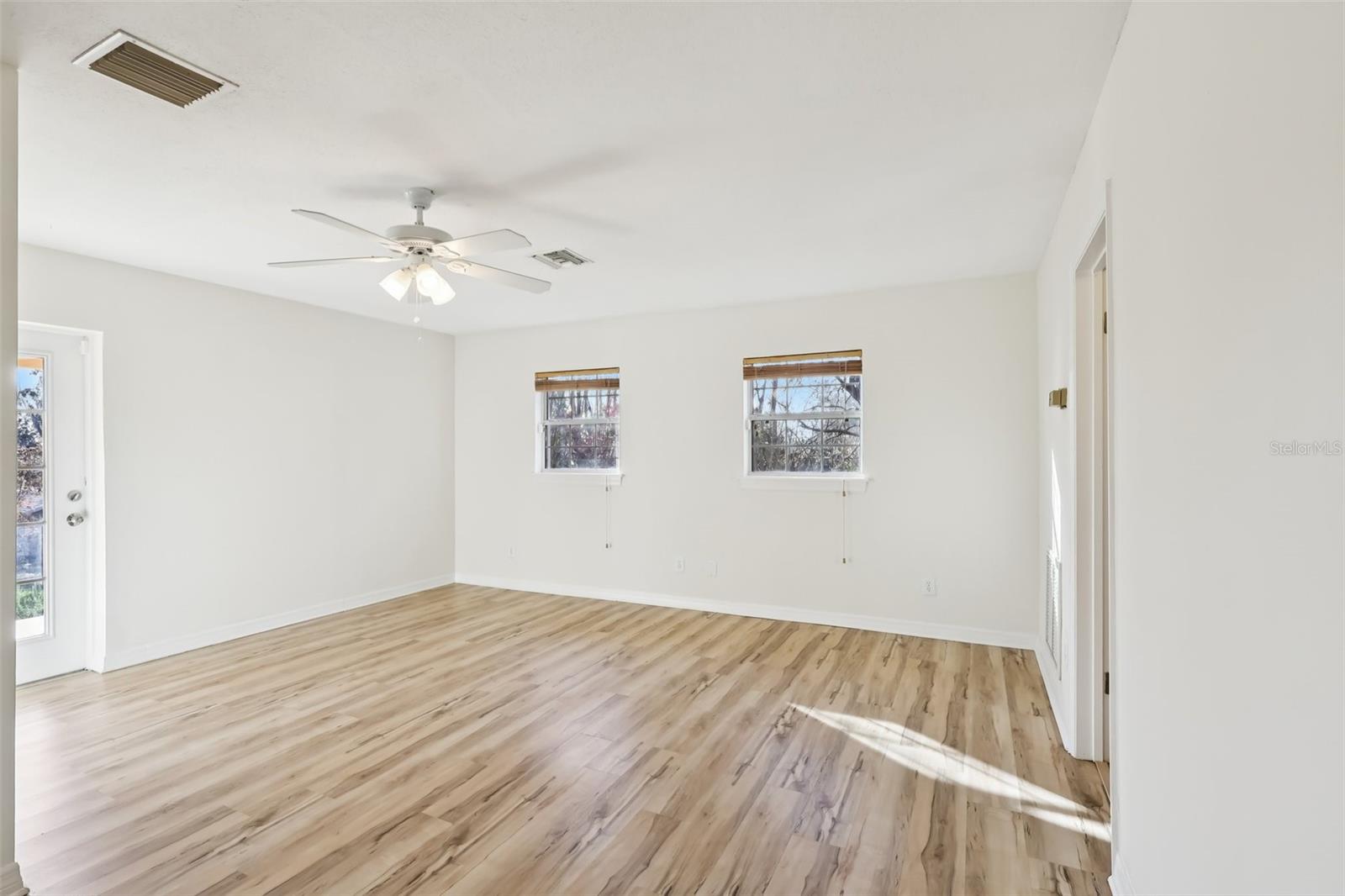 Image 20 of 43 For 131 Palmetto Avenue