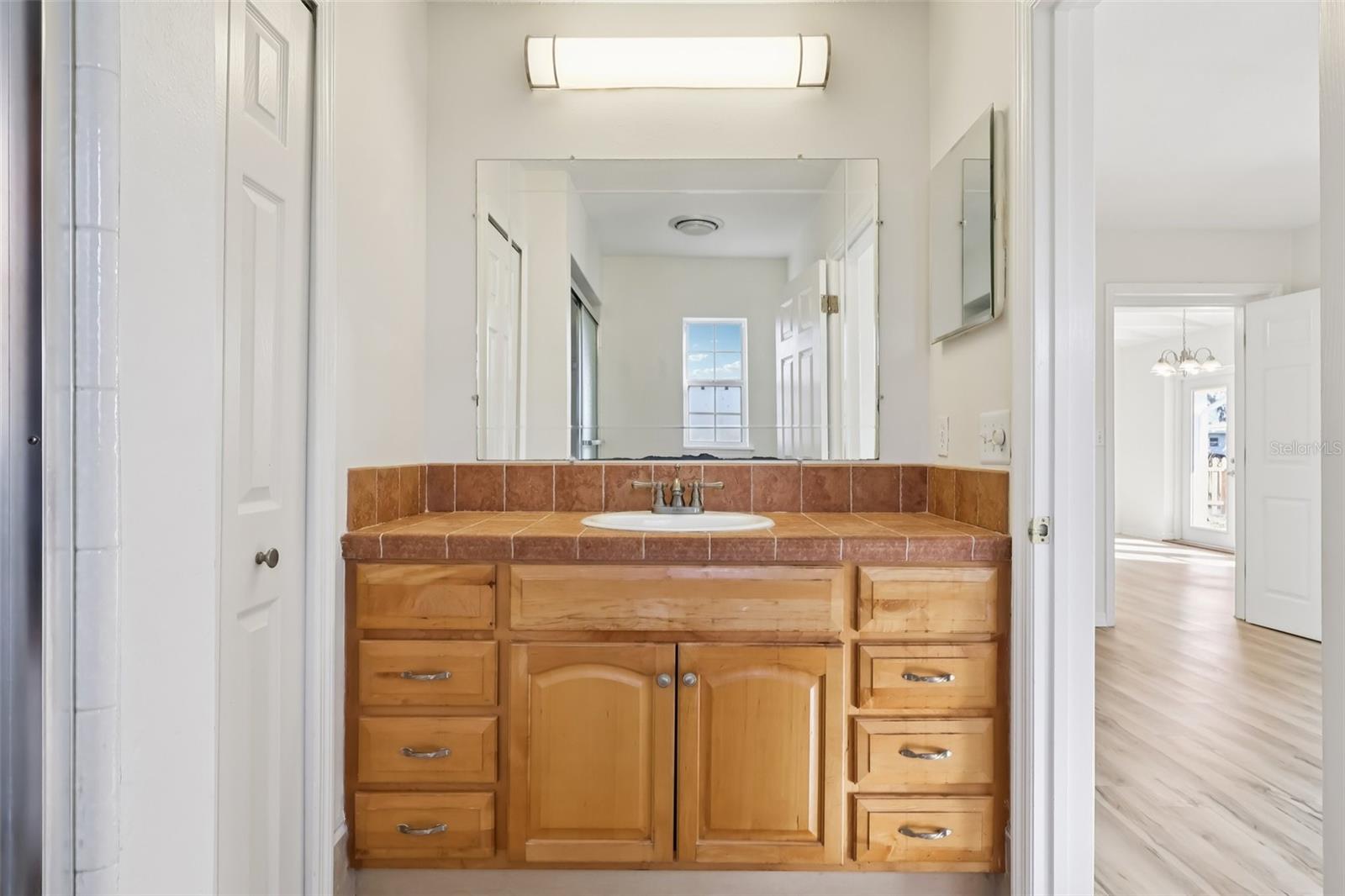 Image 22 of 43 For 131 Palmetto Avenue