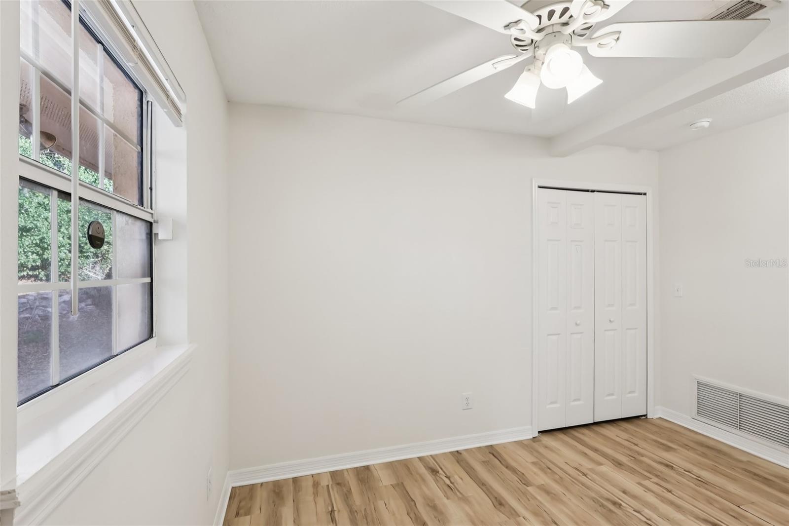 Image 25 of 43 For 131 Palmetto Avenue