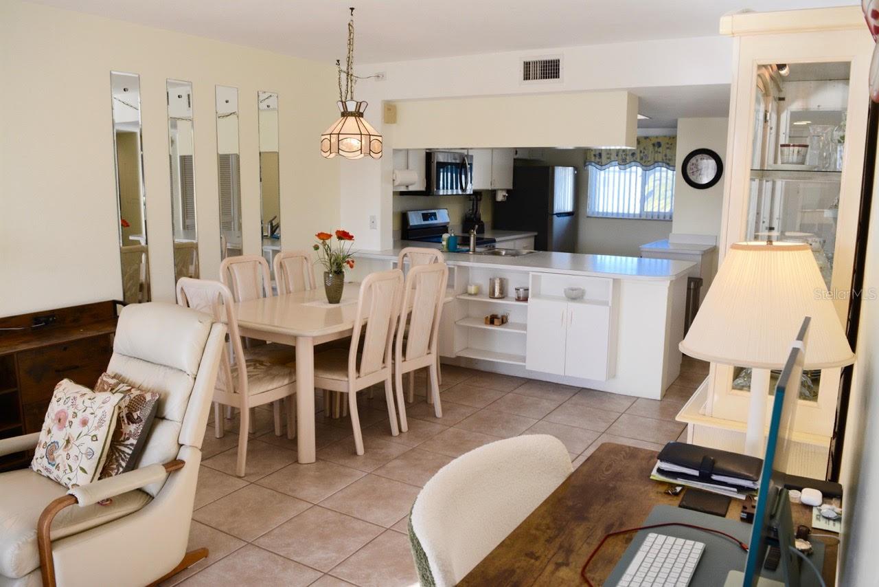 Image 11 of 43 For 12274 Egret Circle 2705