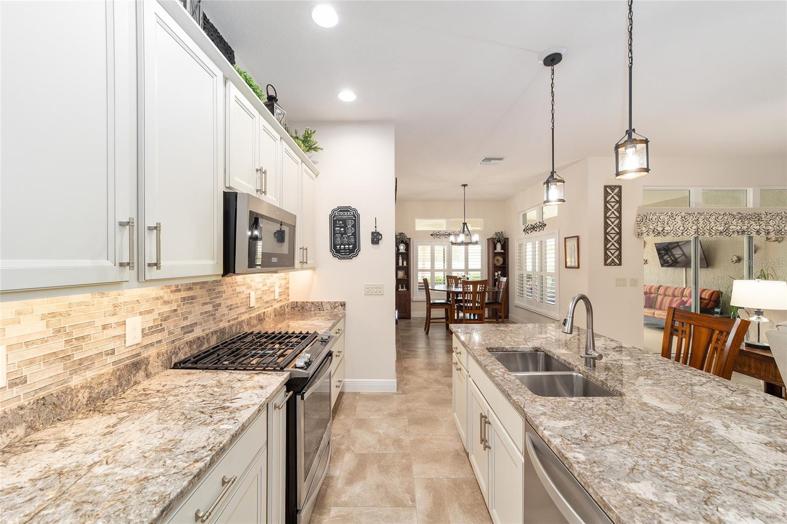 Image 22 of 76 For 2074 Biller Circle