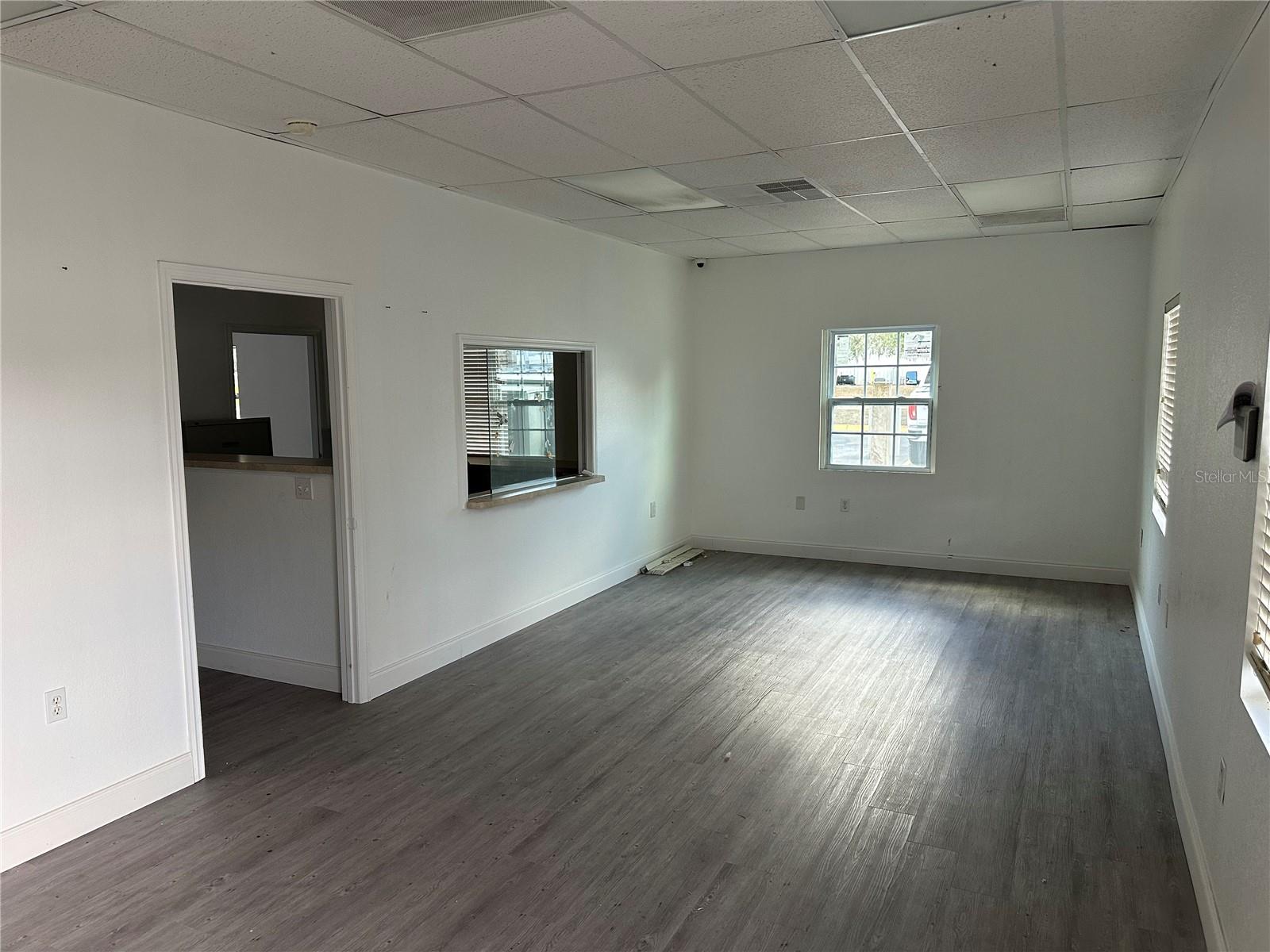 Image 10 of 24 For 401 North Boulevard