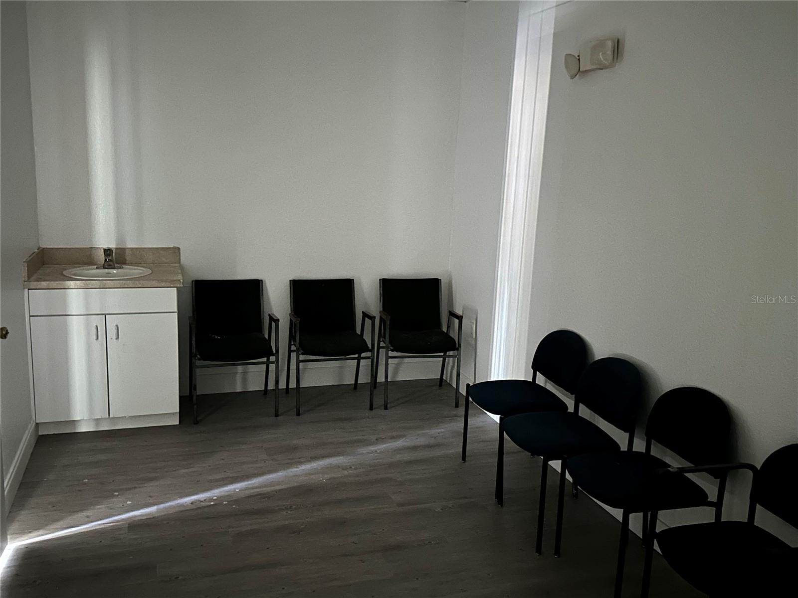 Image 14 of 24 For 401 North Boulevard