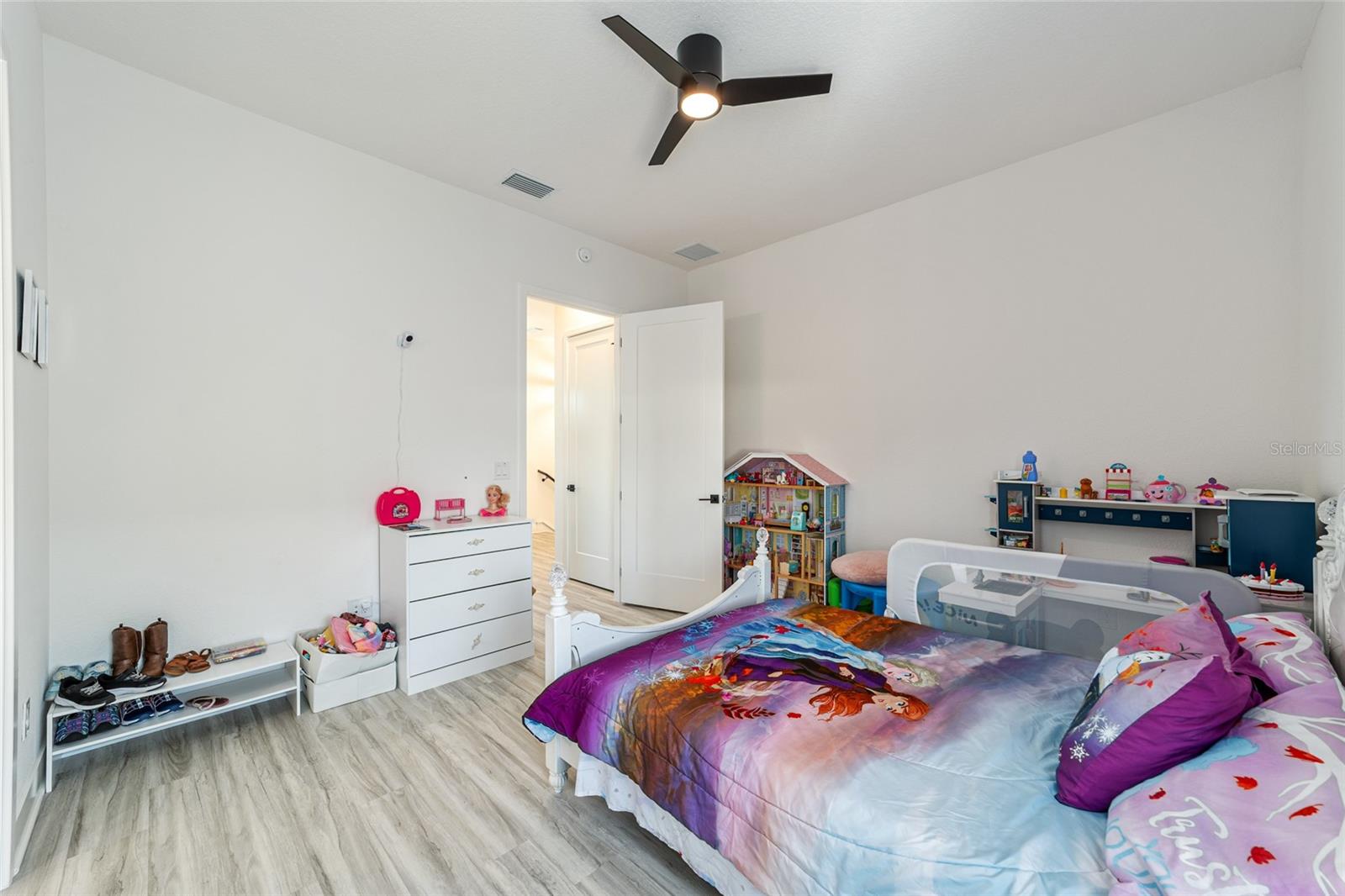 Image 52 of 97 For 2577 Zawacki Path