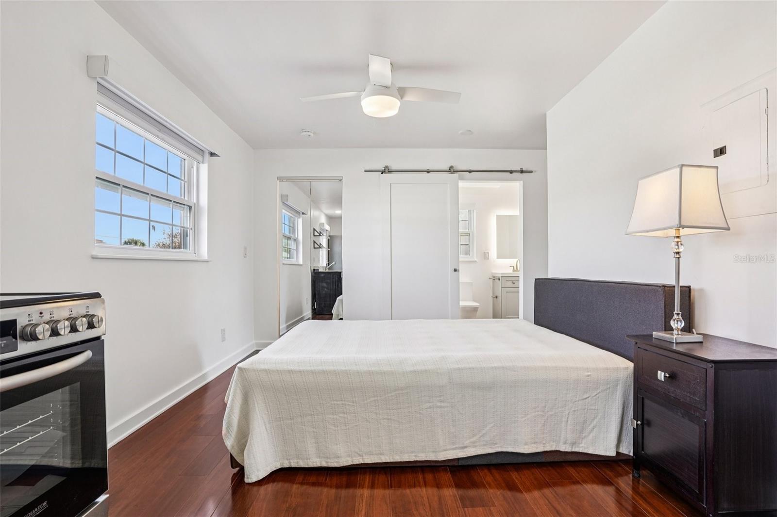 Image 12 of 68 For 1100 Caroline Street 106