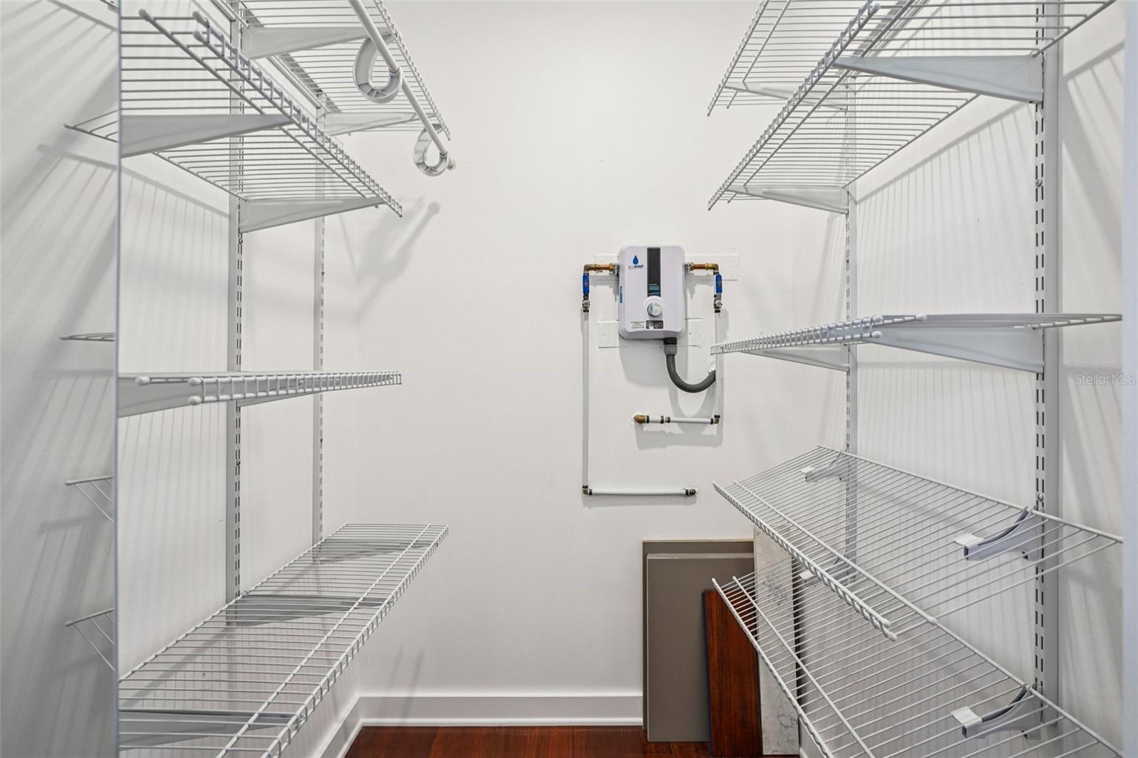 Image 16 of 68 For 1100 Caroline Street 106