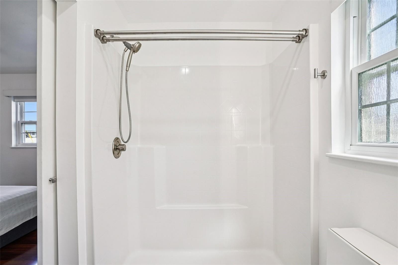 Image 18 of 68 For 1100 Caroline Street 106