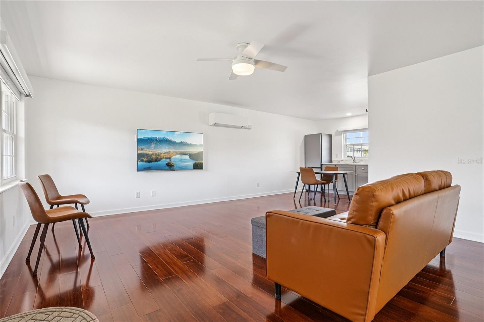 Image 2 of 68 For 1100 Caroline Street 106