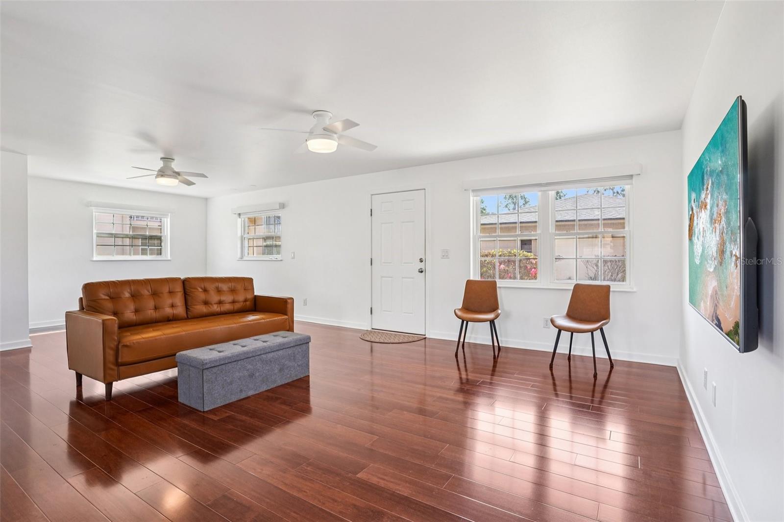 Image 4 of 68 For 1100 Caroline Street 106