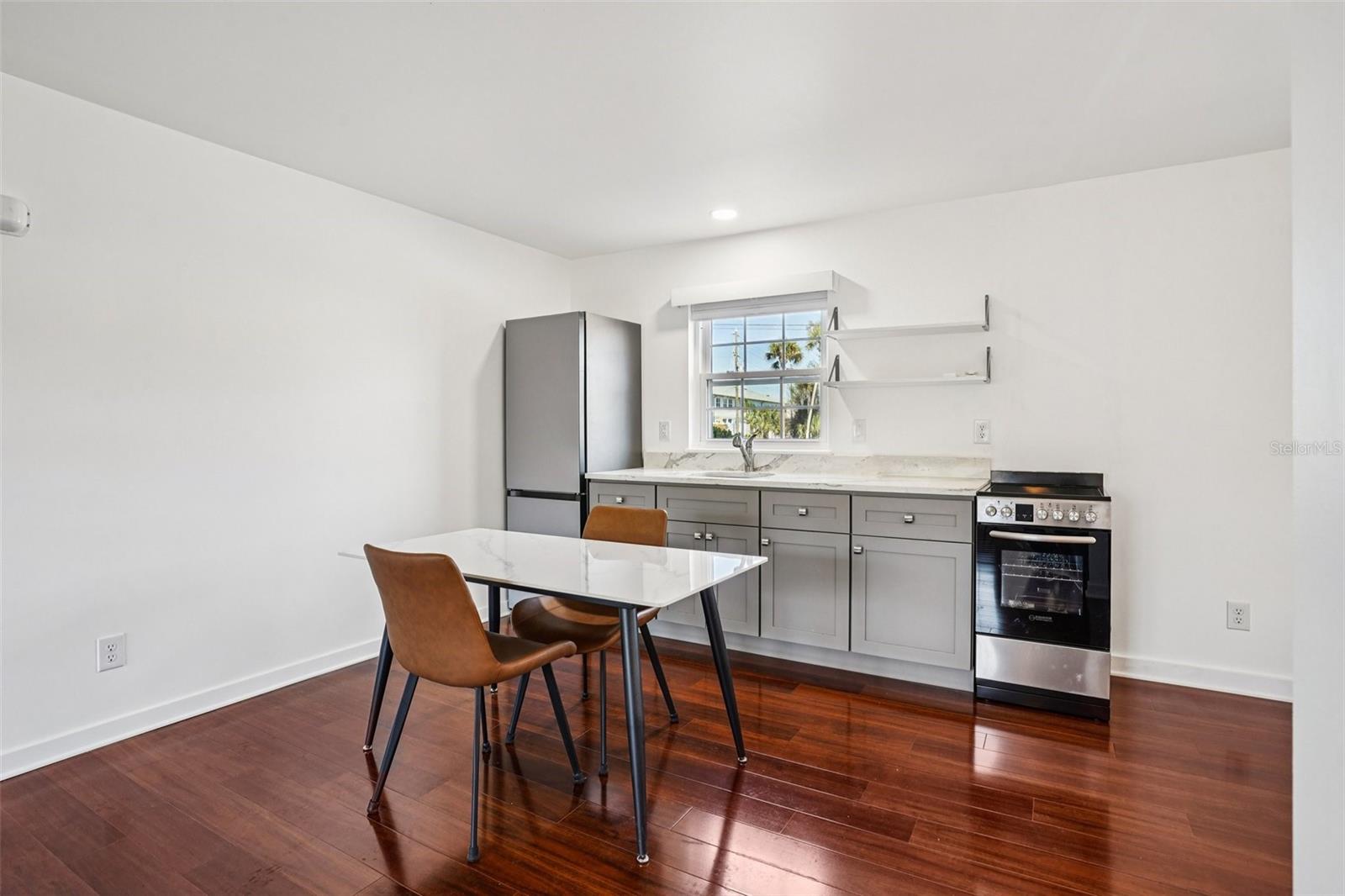 Image 7 of 68 For 1100 Caroline Street 106