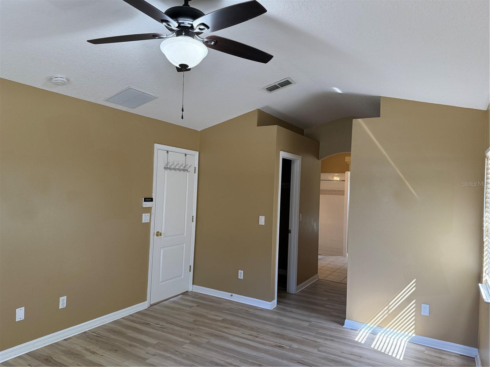 Image 20 of 27 For 1048 Princeton Drive