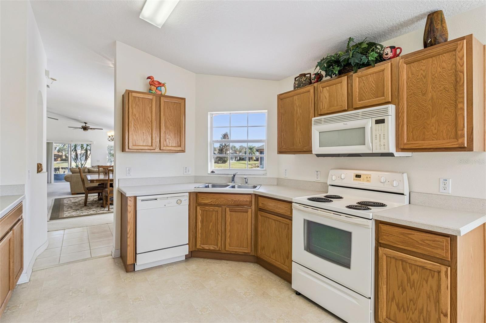 Image 19 of 64 For 524 Murano Drive