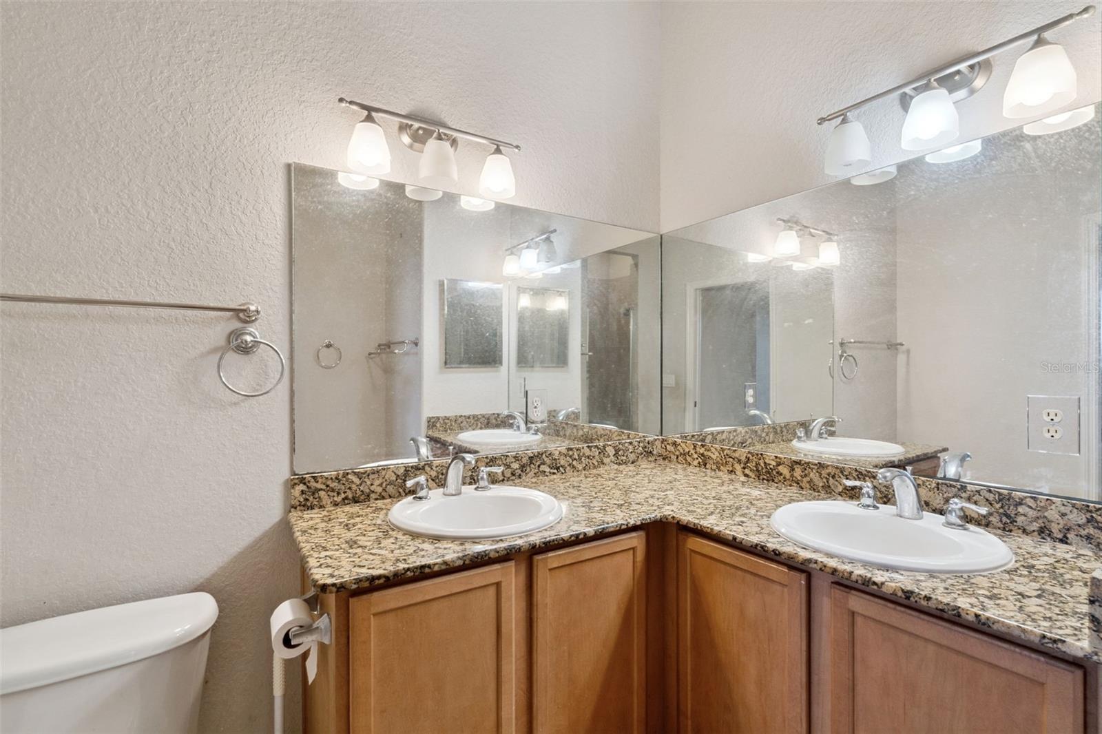 Image 15 of 26 For 1035 Green Gate