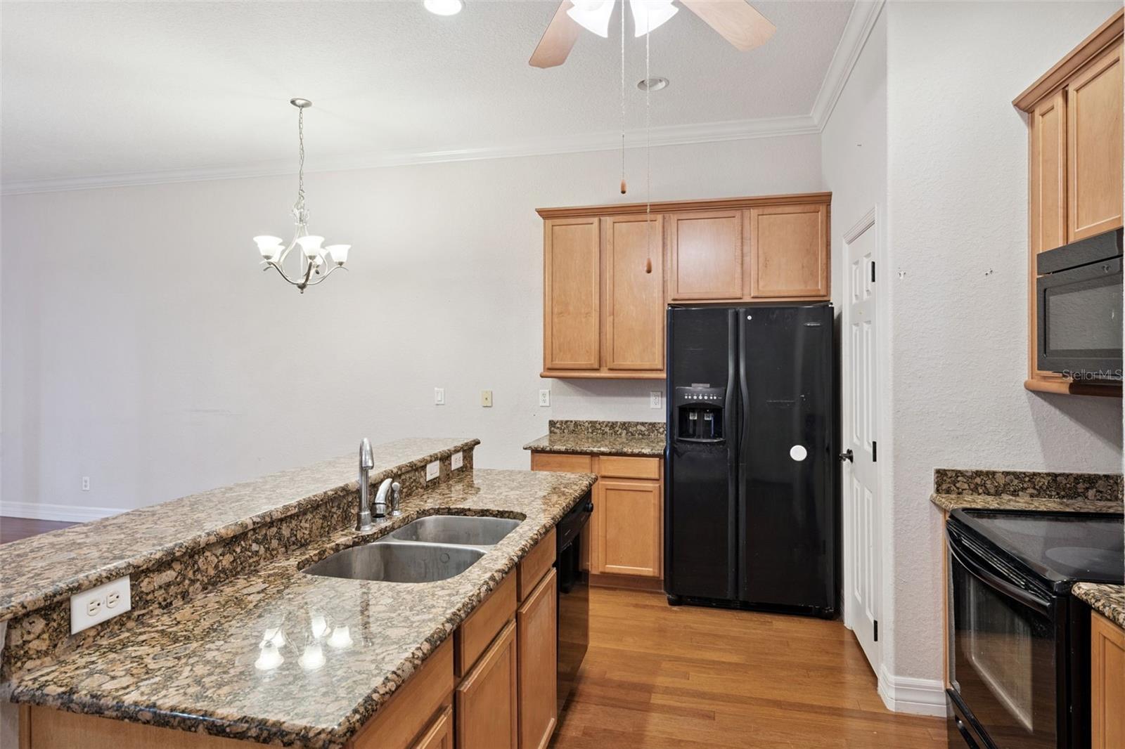 Image 4 of 26 For 1035 Green Gate